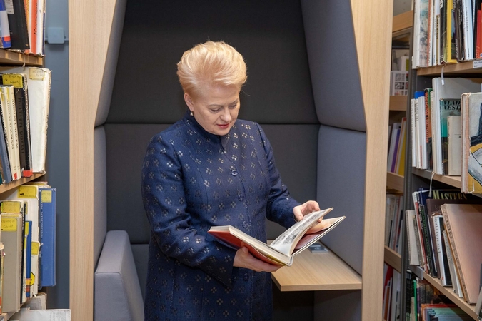 Atnaujintoje A. Mickevičiaus bibliotekoje prezidentė prisiminė vaikystę
