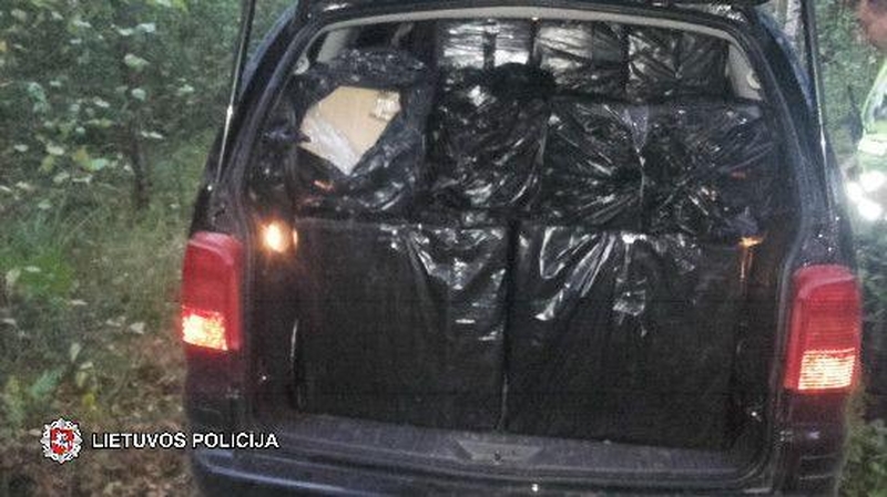 Policininkai kontrabandininką pasivijo miške