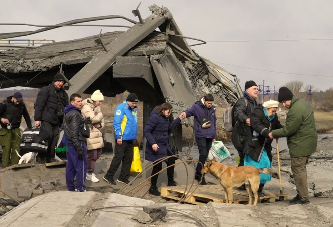 Karas Ukrainoje: Rusijos pajėgos apšaudė evakuacinę vilkstinę – žuvo septyni civiliai