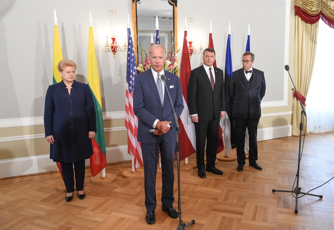 J. Bidenas ramina Baltijos šalis dėl D. Trumpo kalbų apie NATO