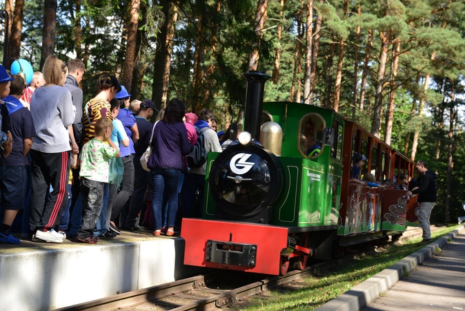 Nauja patirtis sostinės vaikams: į mokyklą – traukiniu