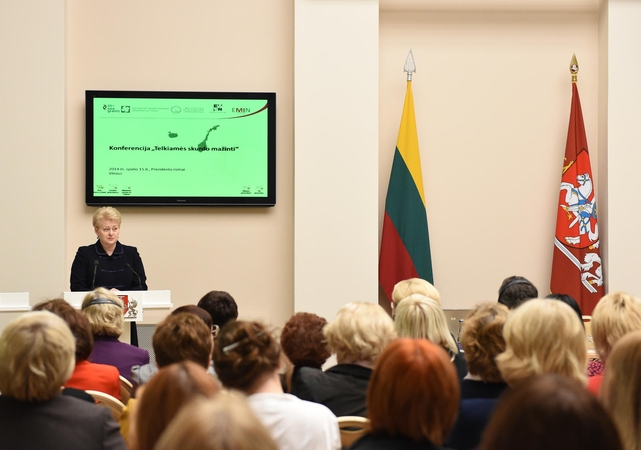 Prezidentė: skurdui įveikti reikalingos sutelktos pastangos