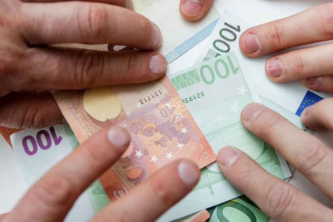 Ekonomistai atmeta opozicijos nuogąstavimus dėl augsiančio biudžeto deficito