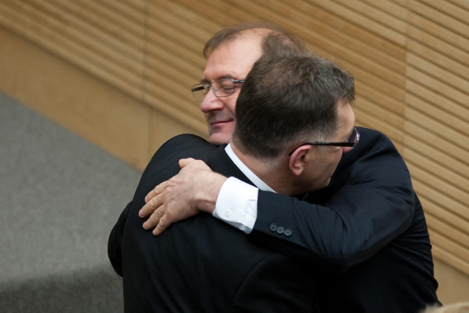 Premjeras grėsmių koalicijai nemato