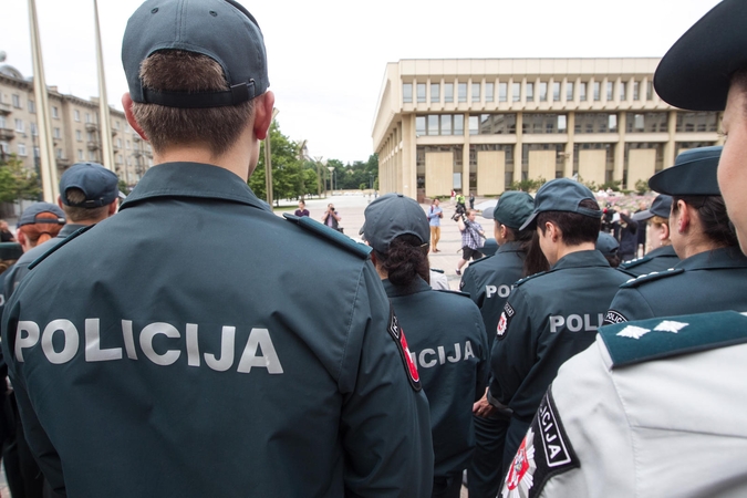 Reforma nepatenkinti policijos pareigūnai skundžiasi teismui