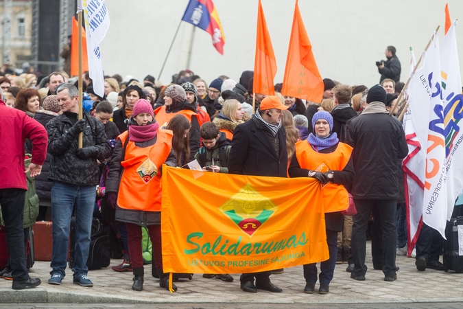 Nusivylę mokytojai negailėjo kritikos valdžiai