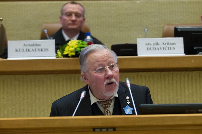 V. Landsbergis: priešas puola melu, propaganda ir kvailinimu