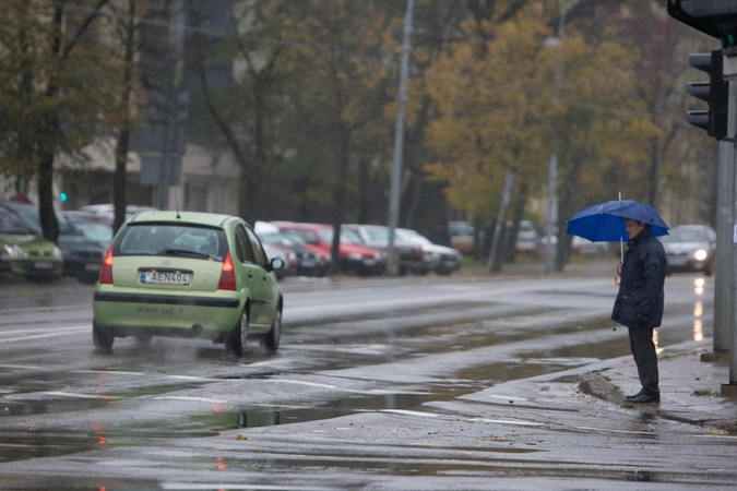 Laukia žvarbus ir šlapias savaitgalis
