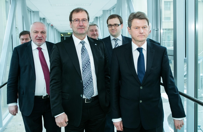 Kuo rizikuoja trys ketvirtadaliai valdžios partijų