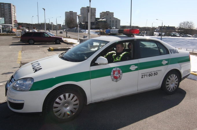 Vilniaus kelių policija tikrins vairuotojų blaivumą