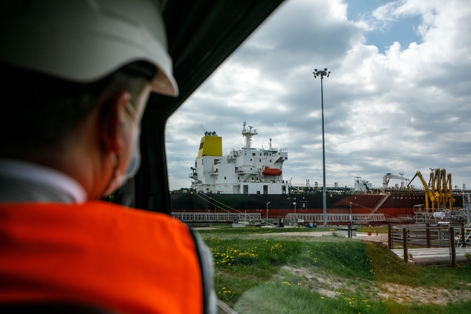 Seime – sprendimas dėl embargo karą Ukrainoje remiančių valstybių naftai, dujoms