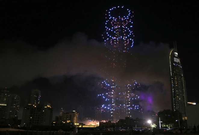 Prabangų Dubajaus viešbutį nuniokojo milžiniškas gaisras