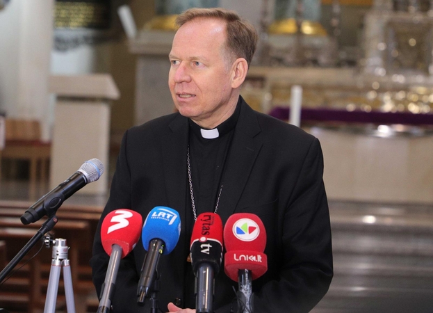 G. Grušas: Mišios šalyje neatšaukiamos, komuniją dalins į delną