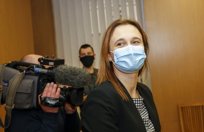 Seimo pirmininkė ragina gerinti moterų mokslinės karjeros galimybes