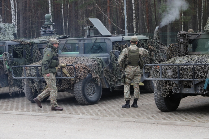 Įvedus nepaprastąją padėtį, vykstant į kai kuriuos pasienio miestus reikės VSAT leidimų