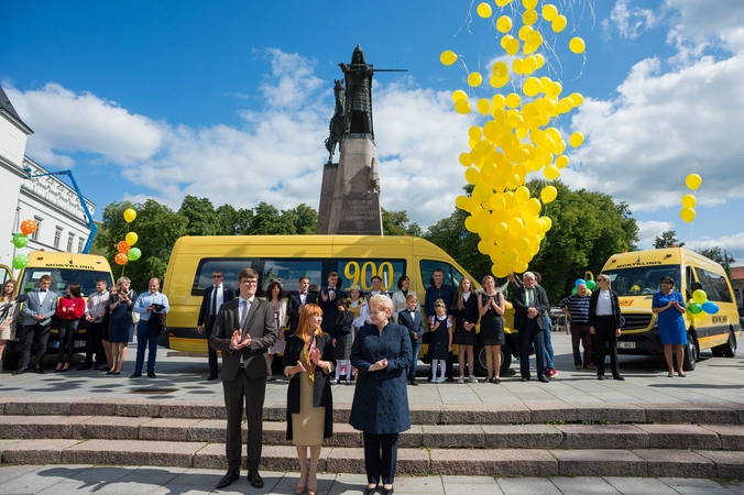 Mokyklas pasieks per 80 naujų autobusiukų