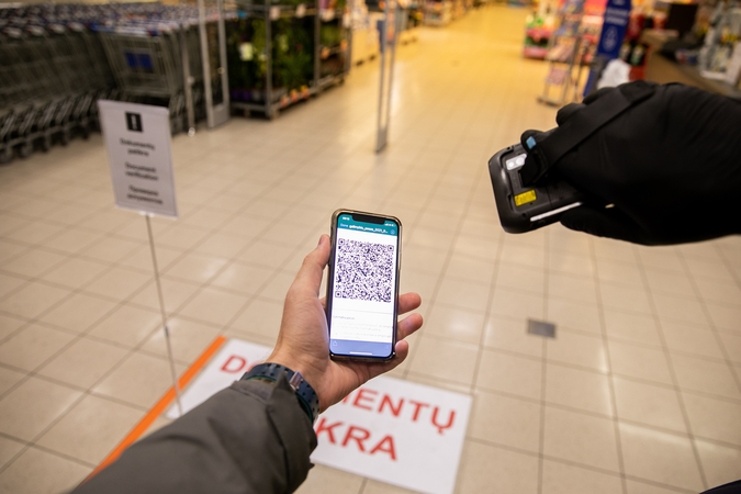Nuspręsta dėl rodiklio, kada ribojimai žmonėms be galimybių paso būtų atšaukti