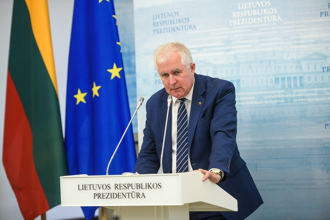 A. Anušauskas: migrantų krizę šalyje spręsti padeda šimtai karių 