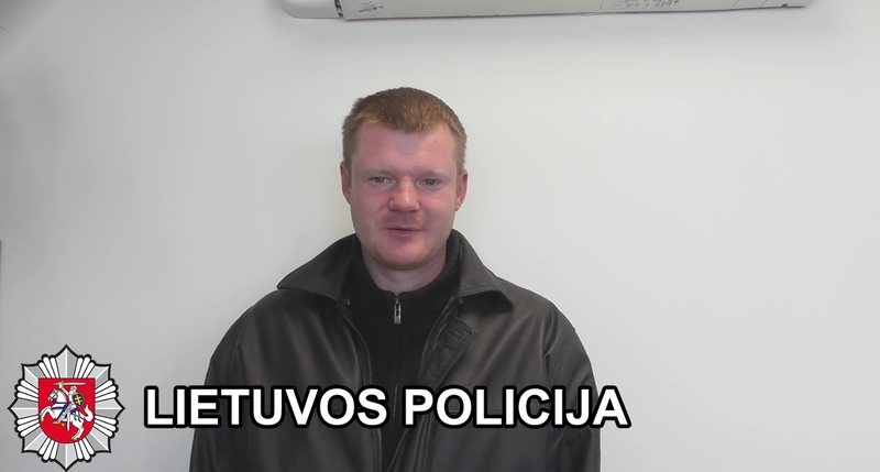 Į senolės namą įsibrovęs plėšikas gavo pagaliu per galvą