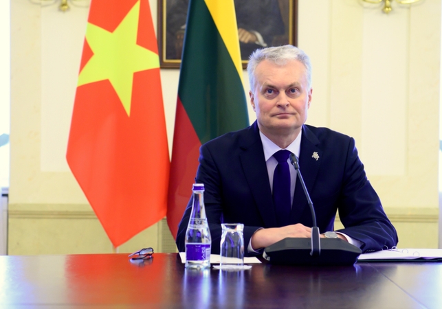 Prezidentas priėmė trijų ambasadorių skiriamuosius raštus