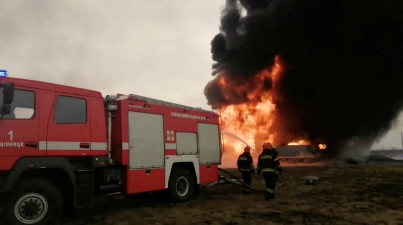 Ukraina teigia, kad visiškai sunaikintas Lucko aerodromas – pataikė keturios Rusijos raketos