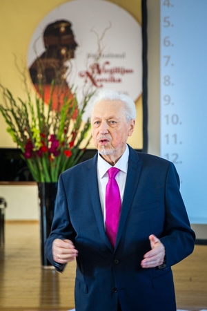 Tarp V. Noreikos dainininkų konkurso finalistų – ir lietuvis baritonas