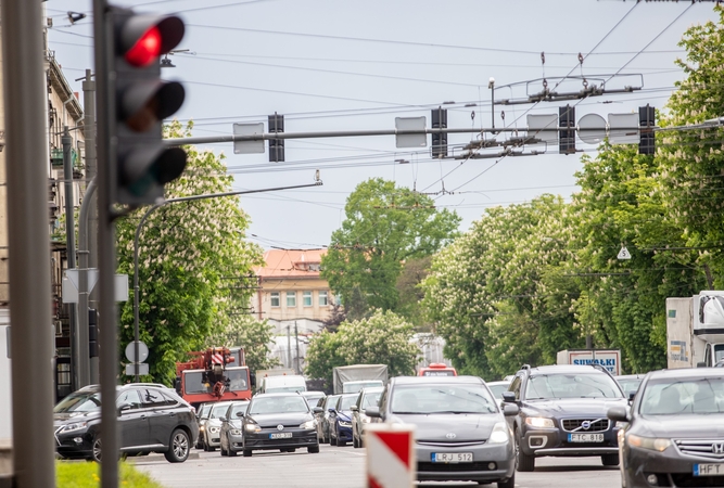 Priemonės: dar tik bus svarstoma, kaip galima mažinti transporto ir pramonės keliamą triukšmą.