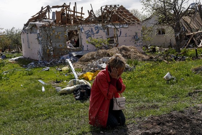 Karas Ukrainoje: pranešta apie naujas karo aukas Charkive ir Luhanske