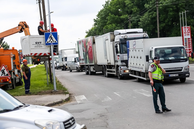 Aleksote avarija paralyžiavo eismą