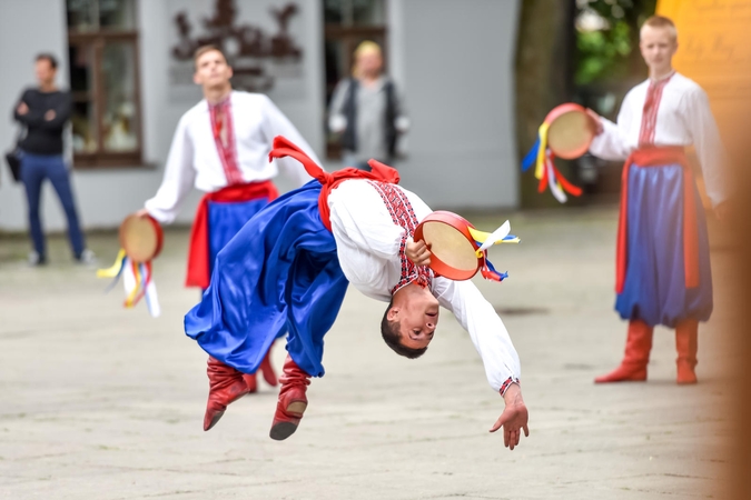 Kaune renkamos aukos Ukrainos vaikams