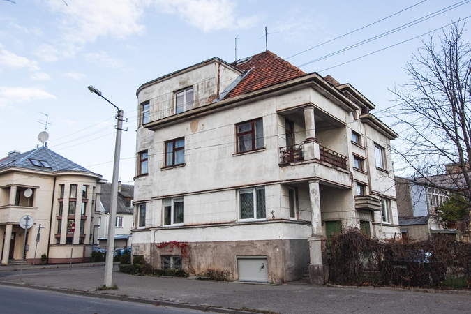 Po audros daugiabučio gyventojams – rūpesčiai dėl stogo