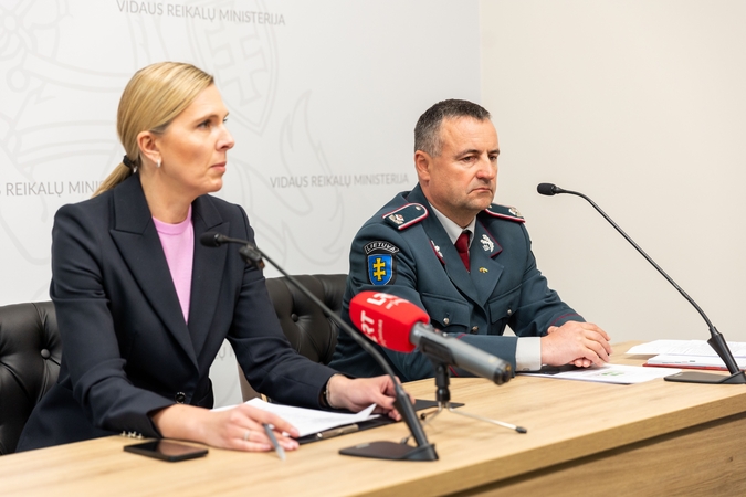 Skambučių linijos, skirtos pranešti apie narkotikų platintojus, pristatymas