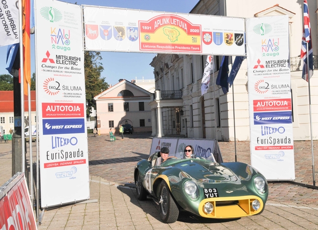 Daugiau kaip 50 ekipažų pradėjo 1068 km maratoną „Aplink Lietuvą“
