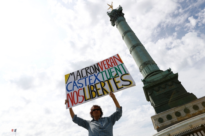 E. Makronas ne prieš protesto akcijas, tačiau su demonstrantais nesutinka