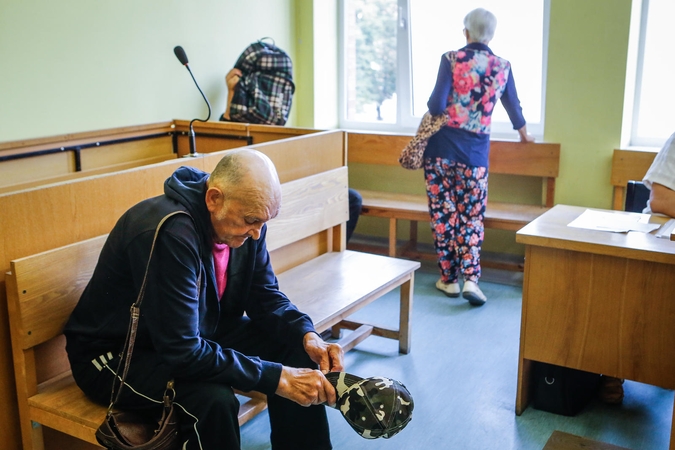 Statusas: K.Antanavičius šį kartą – teisiamasis, jo žmona – nukentėjusioji.
