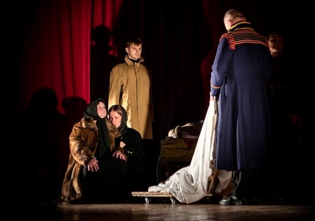 Agluonėnų klojimo teatras vaidins Brechtą