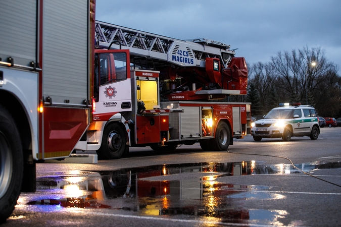 Mįslingas įvykis neeiliniame pakaunės objekte: pirmieji gesinti puolė patys darbuotojai 