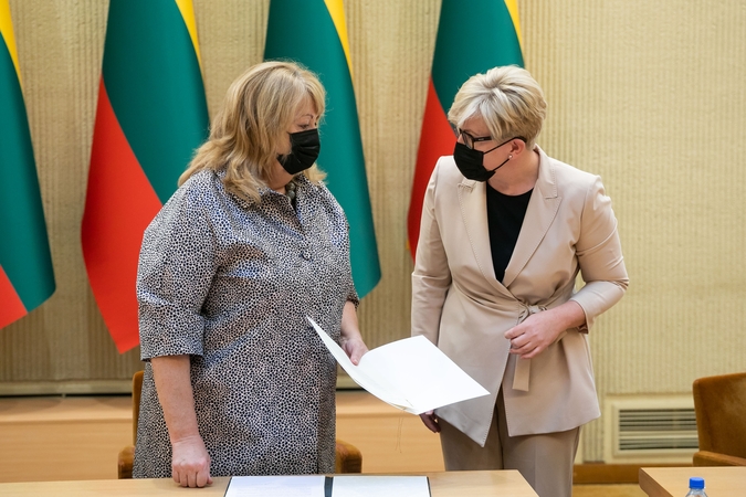 Vilija Blinkevičiūtė (kairėje) ir Ingrida Šimonytė