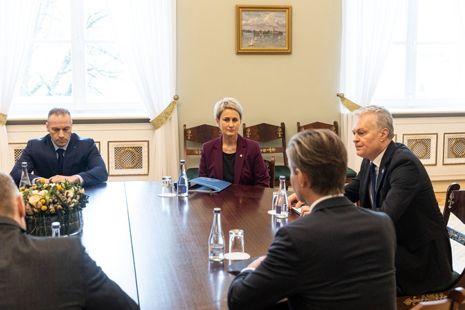Prezidentas susitiko su L. Pernavu ir N. Grunskiene