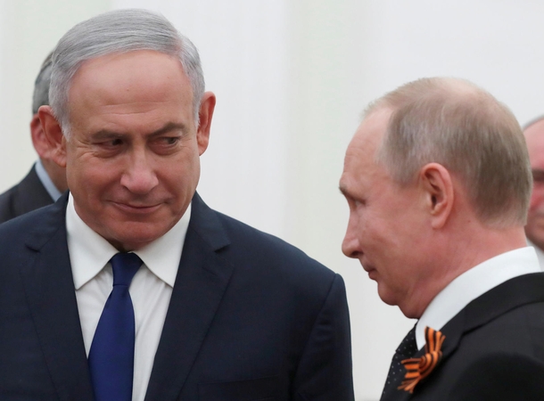 Benjaminas Netanyahu (kairėje) ir Vladimiras Putinas