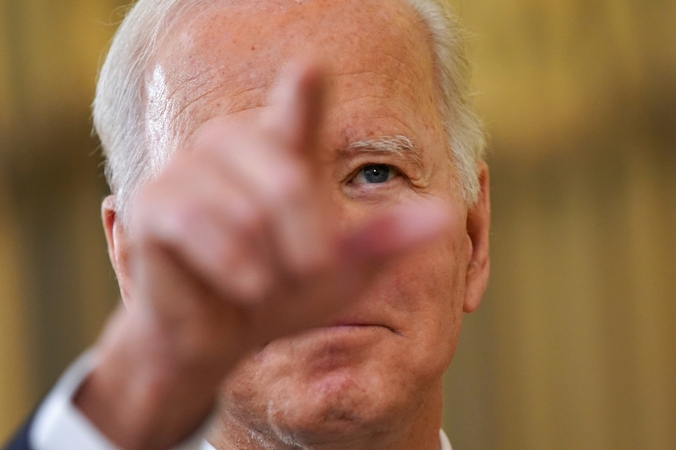 J. Bidenas žada imtis naujų priemonių, kad apsaugotų Ukrainą nuo Rusijos 