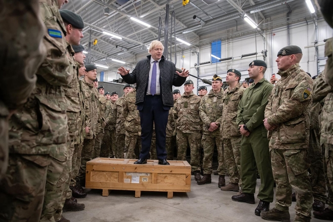 JK premjeras B. Johnsonas atvyko į Estiją aplankyti britų karių