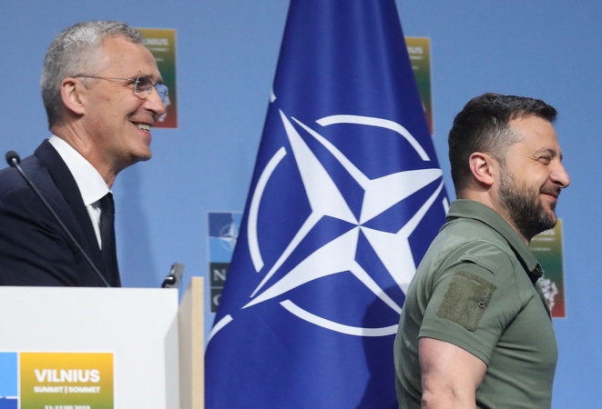 V. Zelenskis sako su NATO vadovu aptaręs grūdų koridoriaus blokavimo panaikinimą