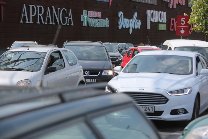 Nerimsta: vėl pranešta apie sprogmenis „Akropolyje“, redakcijose ir policijoje