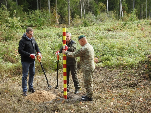 Pradėti Rūdninkų karinio poligono ribų žymėjimo darbai