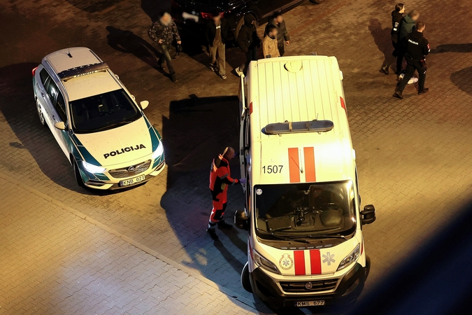 V. Krėvės prospekte – konfliktas: vyko ir medikai, ir policijos pareigūnai