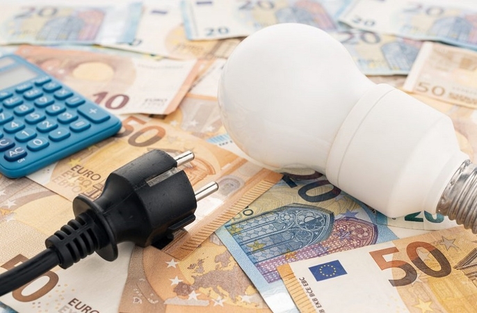 Ant VERT stalo – mažesnės visuomeninės elektros ir dujų kainos