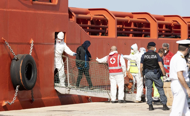 ES šalys susitarė stiprinti nelegalių migrantų grąžinimo teisinę bazę