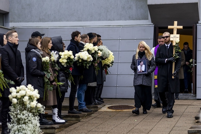 Netikėtai mirusiai A. Jagelavičiūtei – artimųjų ir bičiulių paskutinis „sudie“