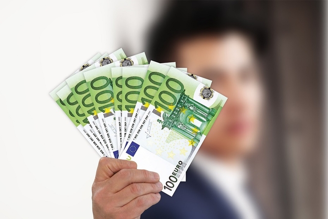 Pinigų yra, bet ar tai suteikia džiaugsmo?